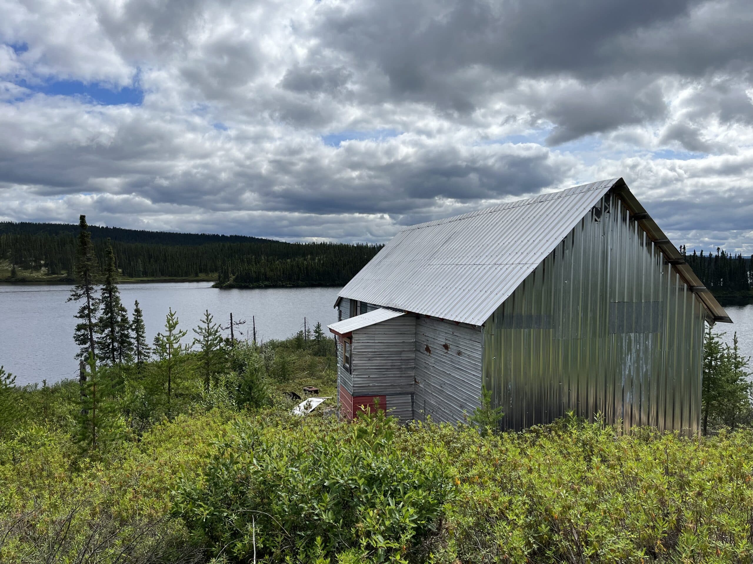 Chalet avec bail - <p>Camp de chasse et pêche très propre scellé contre la vermine accessible seulement par hydravion ou helico
Très bien équipé douche et toilette intérieure eau chaude instantanée propane pour la douche avec réservoir intérieur
Très bon coin à orignal 🫎 grosse grise belle moucheté et mega brochet 51 ième parallèle zone 29 pour plus d’info en pv svp Voir moins</p> - 28000.00 $ à vendre sur le site d'annonces classées Clicannonces.ca