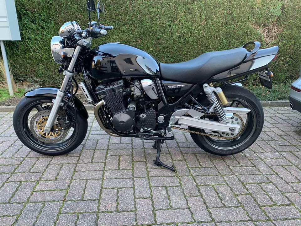 Suzuki GSX 750 year 1999 39,000 Km