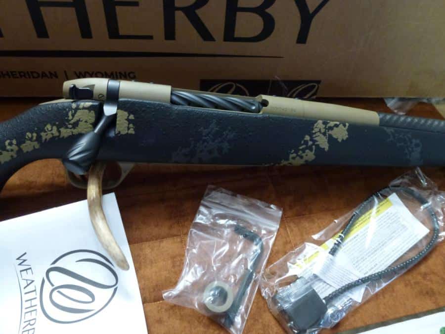 *FREE SHIPPING**NEUF**UNFIRED**WEATHERBY MKV CARBONMARK 6.5WBY RPM