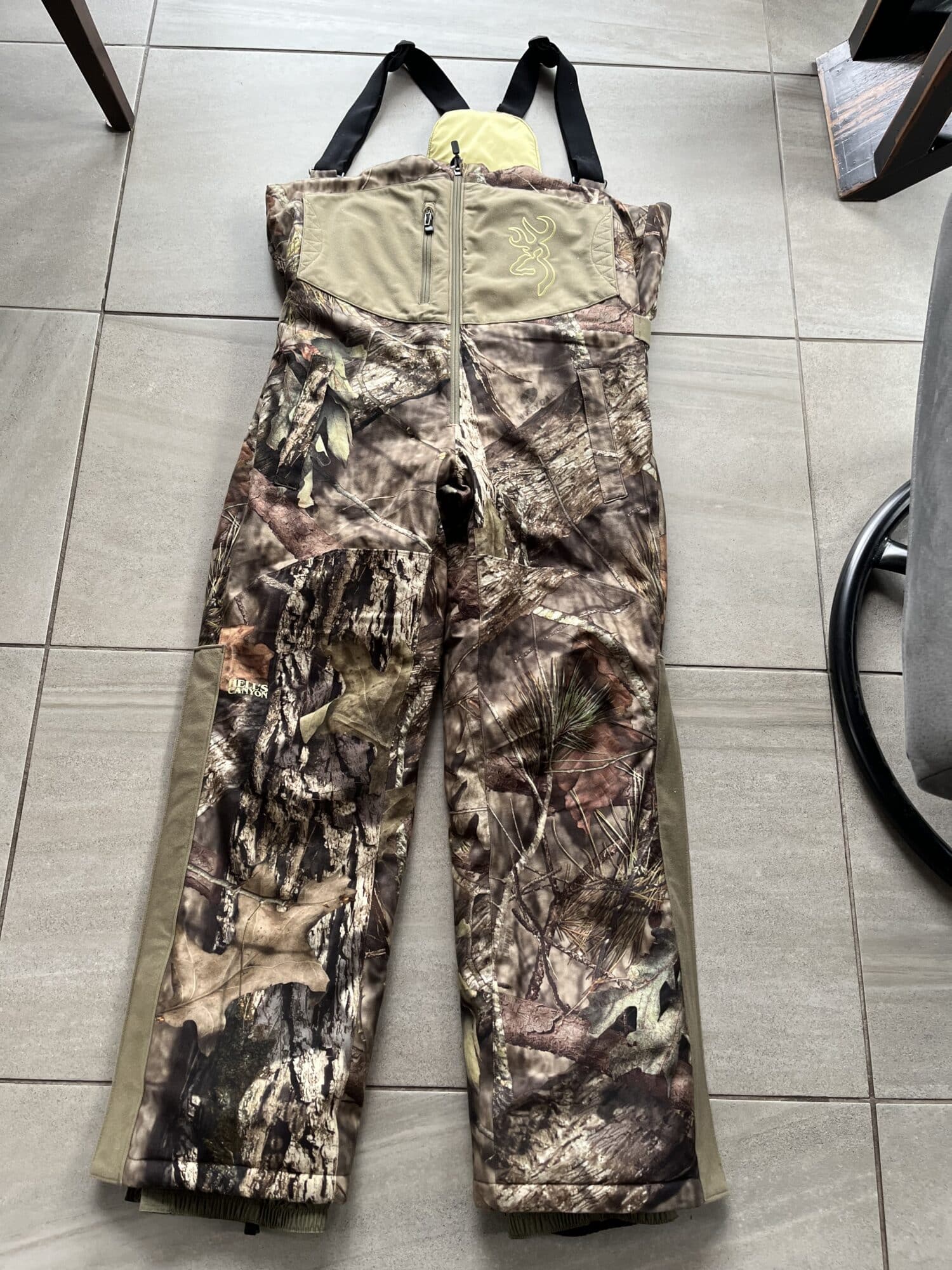 Pantalon (salopette) de chasse